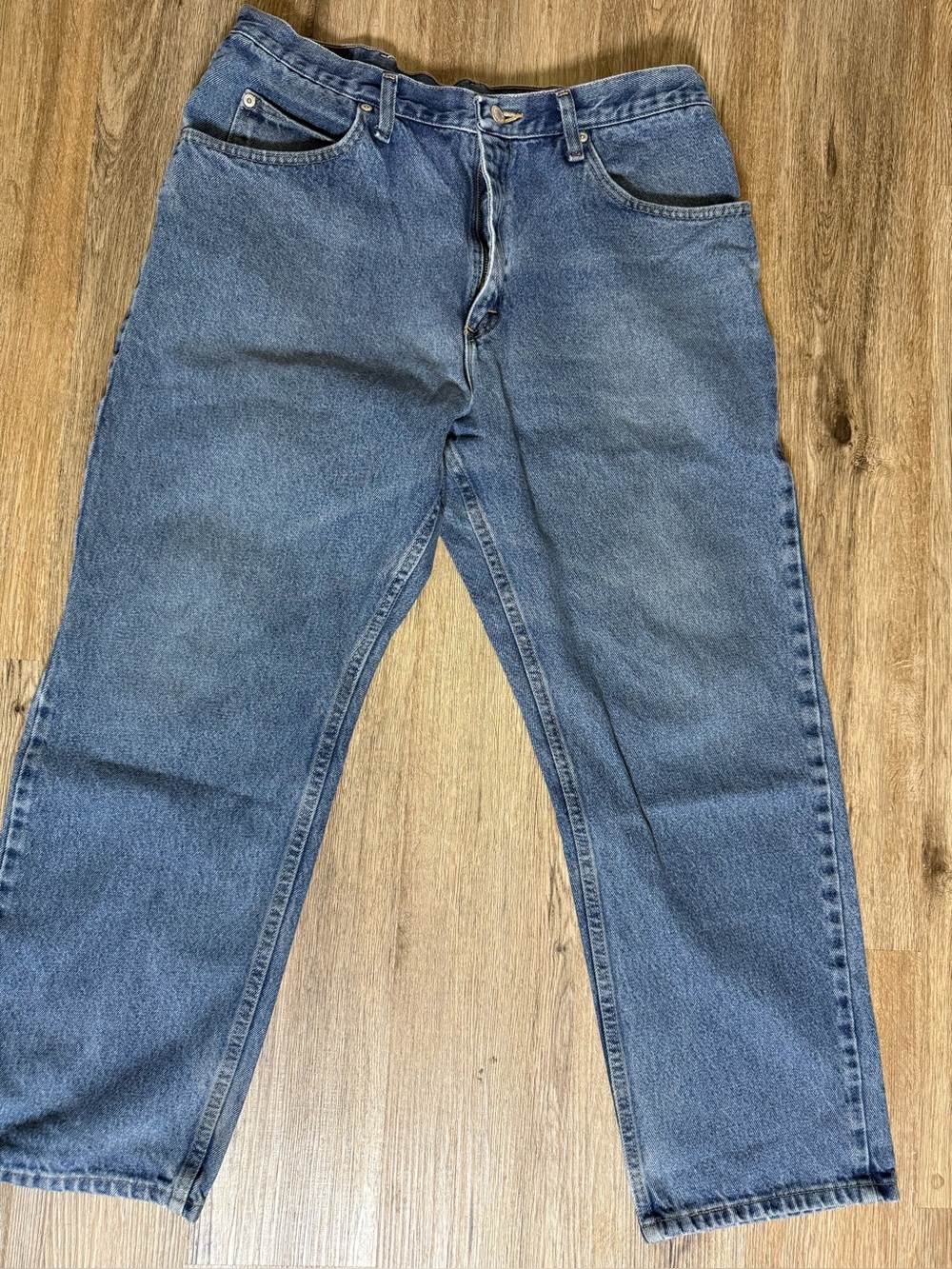 Wrangler Men's Blue Relaxed Fit Jeans